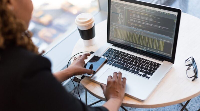 Tech-Heavy Singles Turn to Tech-Heavy Dating App Alternatives