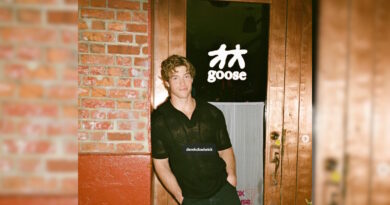 Model Derek Chadwick Announces Goose Gay Dating App